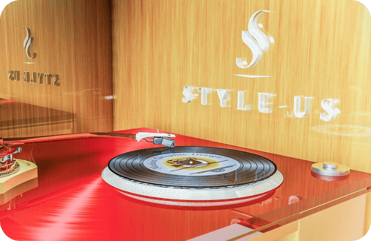 クリエイティブ事業